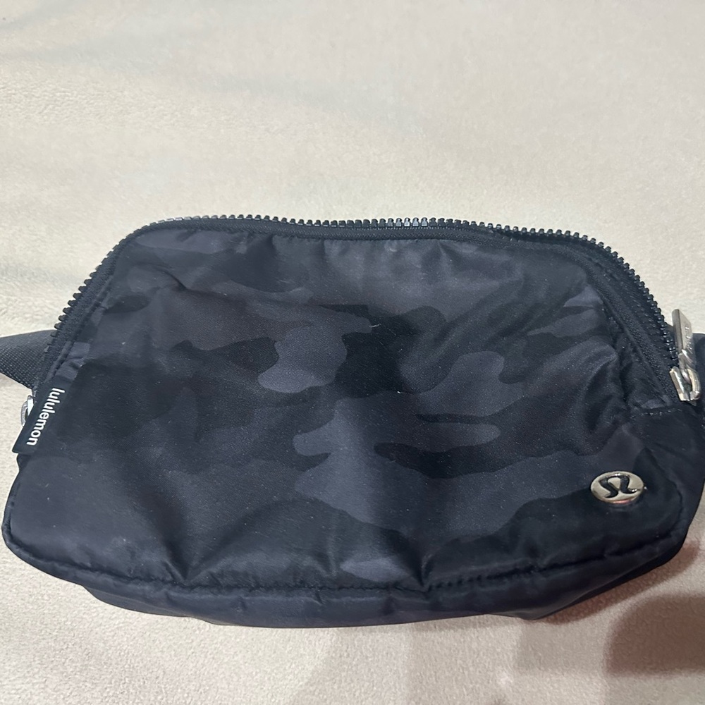 Lululemon Black Camo Crossbody Bag 2L Authentic